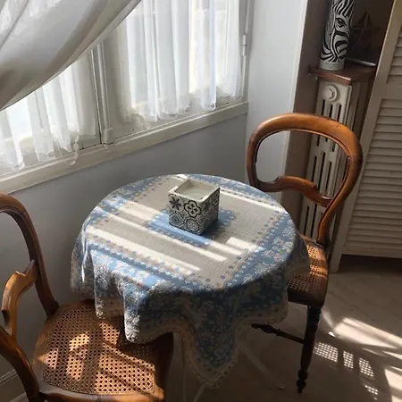 Petite A La Fraiche Quarto em Acomodações Particulares *